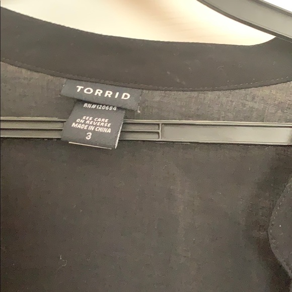 Black blouse - Picture 3 of 3